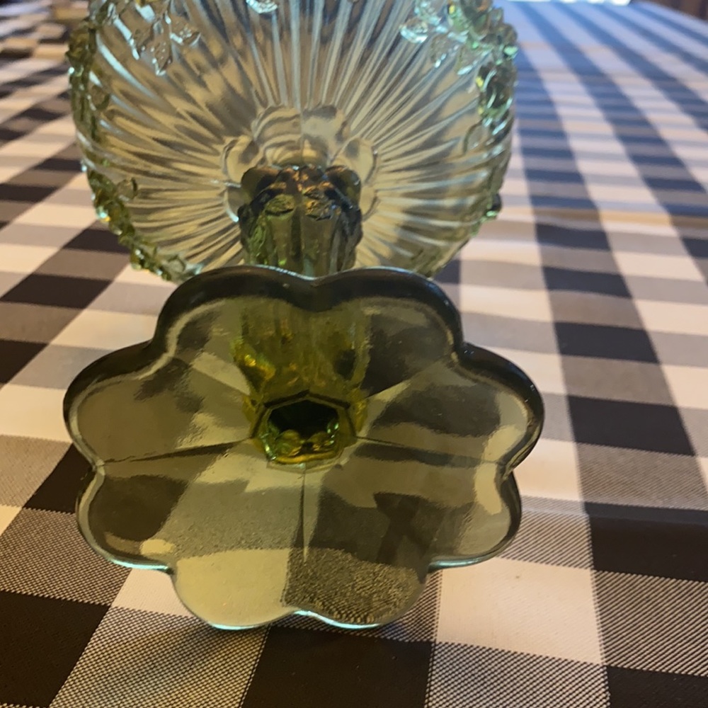 Translucent green candy 🍭 dish - Picture 3 of 4